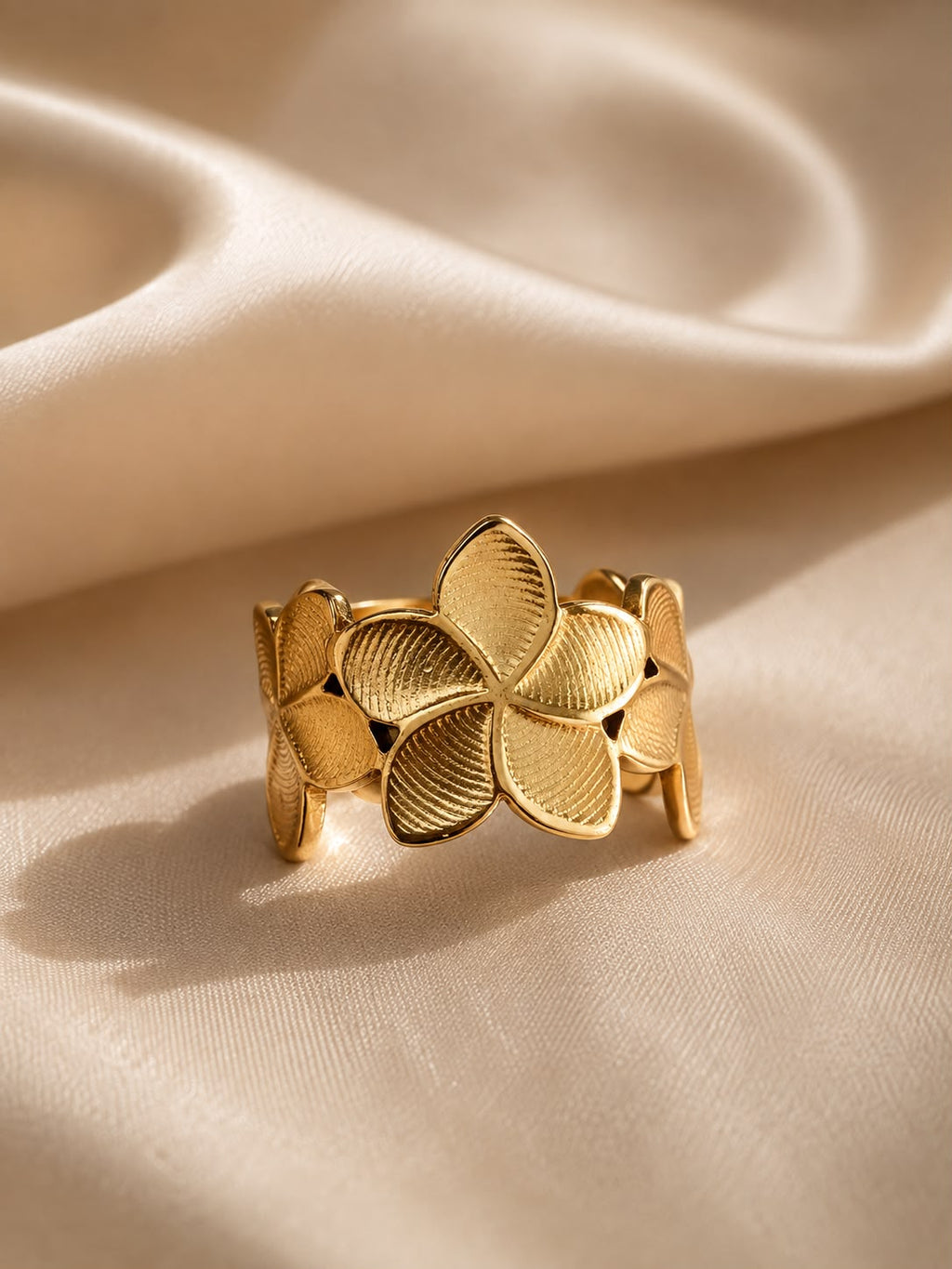Blooming Clover Statement Ring
