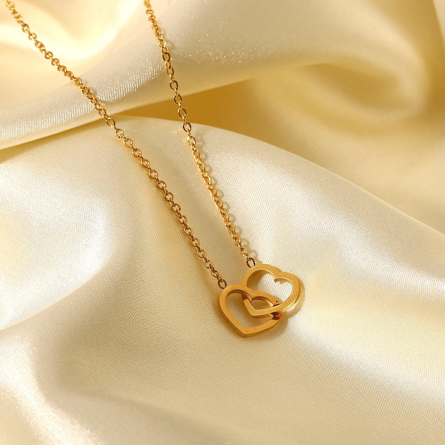 Linked Hearts Necklace – Anti Tarnish Minimal Love Jewelry for Women