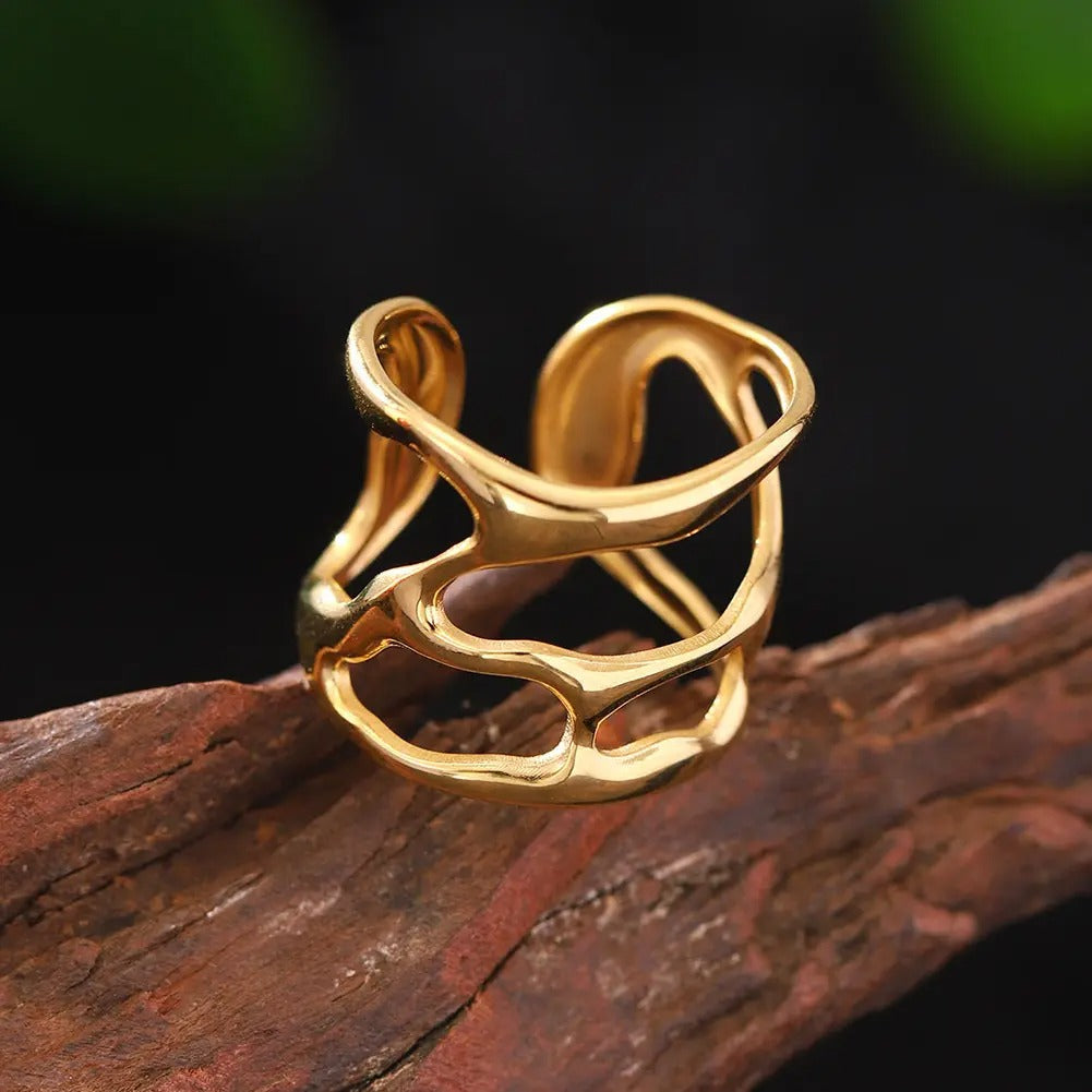 Minimal Wave Gold Ring – Anti Tarnish Dainty Everyday Ring for Women