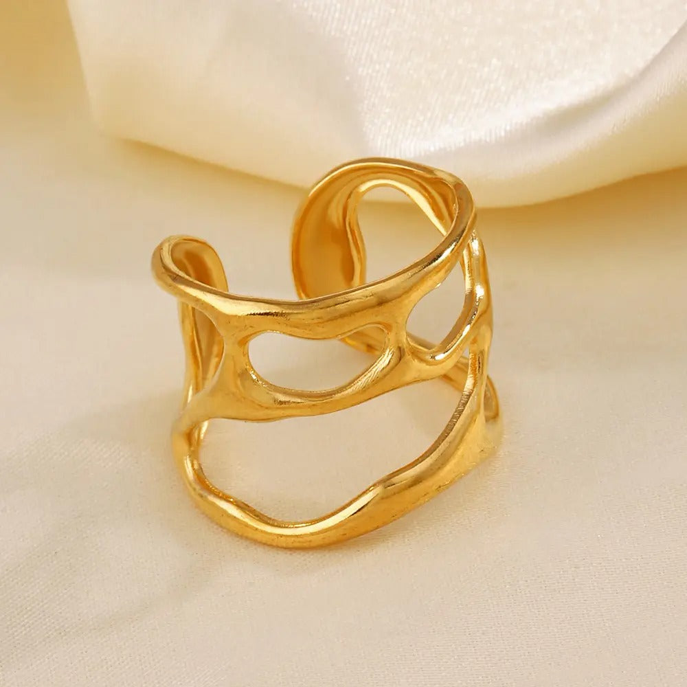 Minimal Wave Gold Ring – Anti Tarnish Dainty Everyday Ring for Women