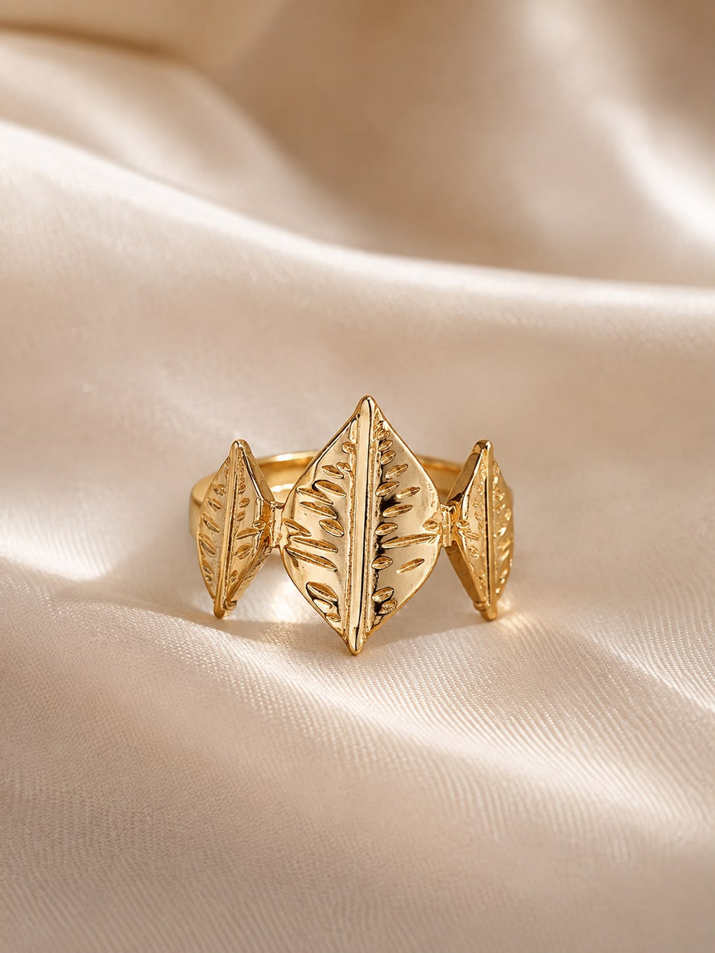 Leaf Crest Statement Ring