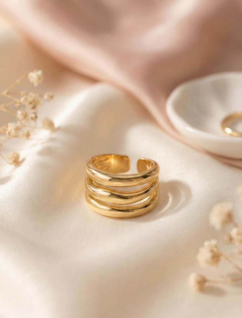 Trinity Wave Gold Ring