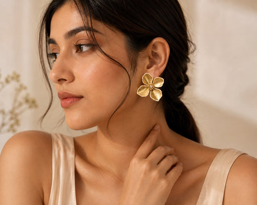 Blooming Daisy Flower Stud Earrings