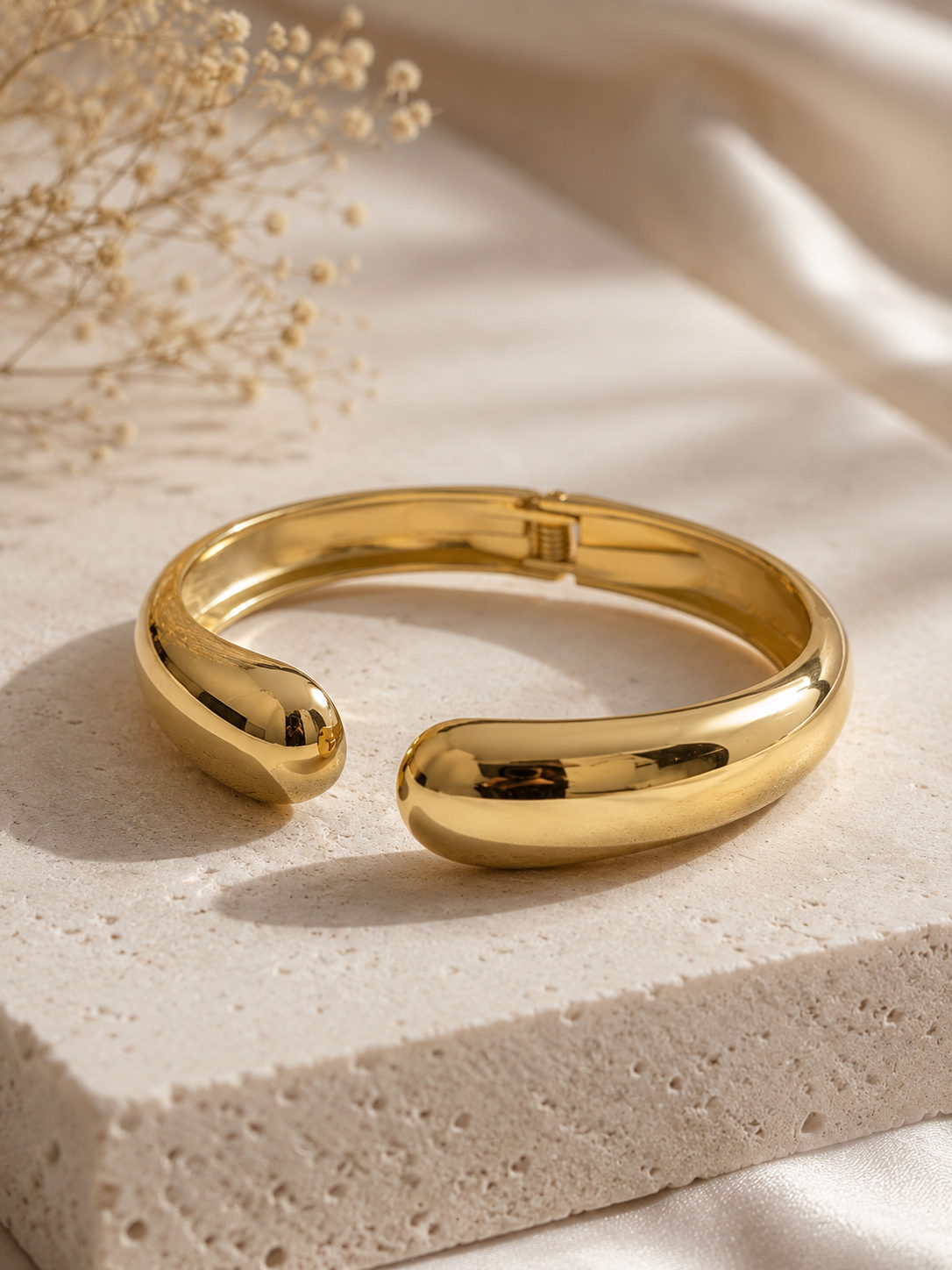 Minimal Open Gold Bangle – Anti Tarnish Dainty Jewelry