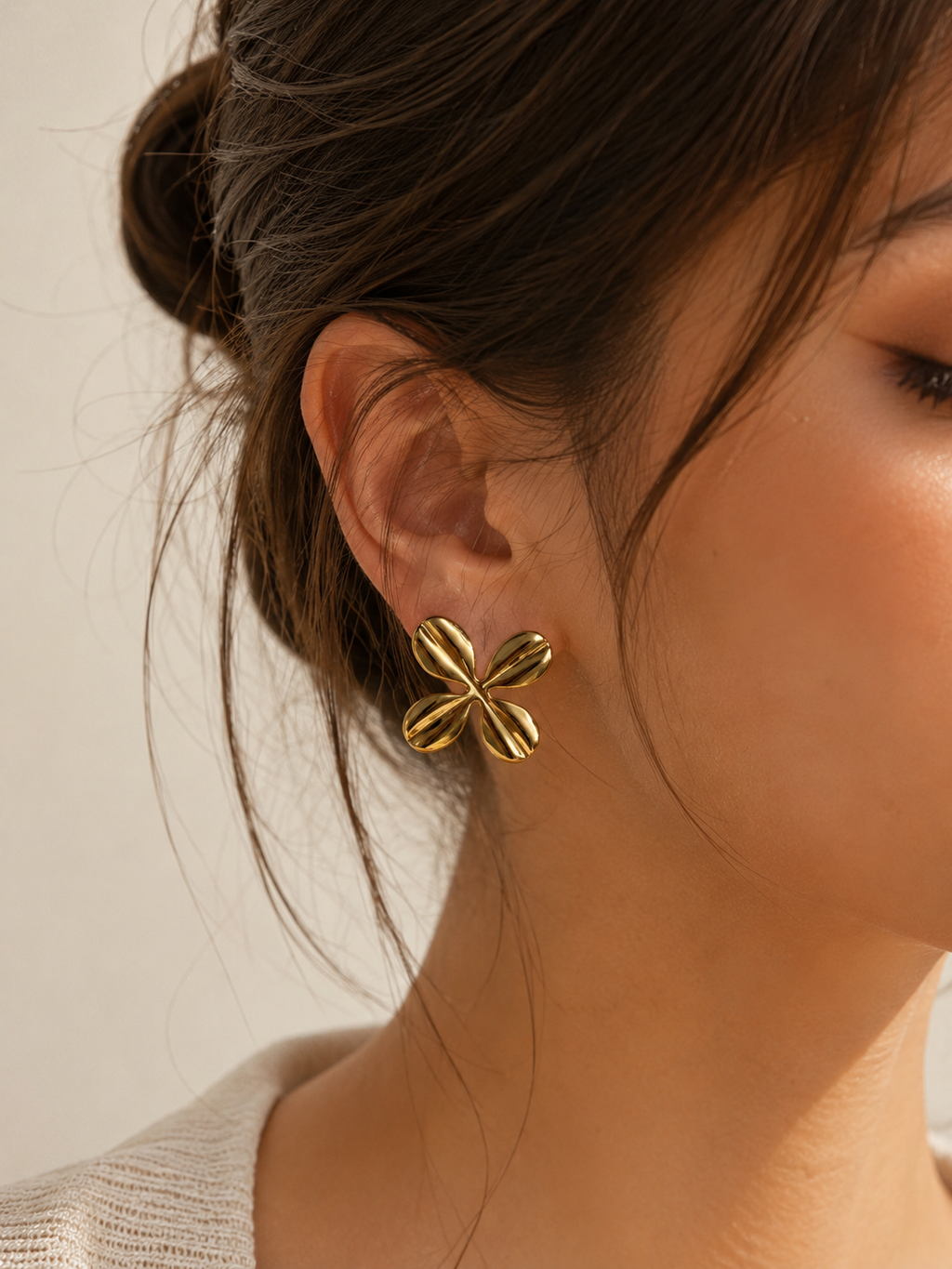 Minimal Flower Stud Earrings – Anti Tarnish Dainty Jewelry